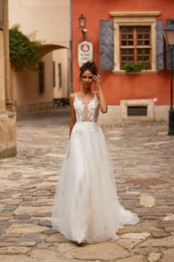 Lidia Gown -Luxury Evening Wear Store 39 26a1dbc6 f7ce 4f8a a877 5b463de75c37