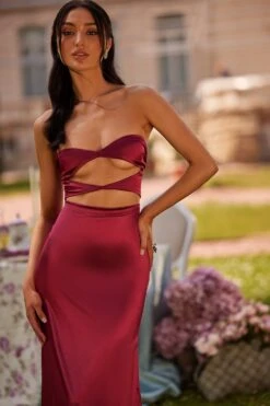 Sarah - Burgundy 8 Sarah - Burgundy -Luxury Evening Wear Store 96 e16fb465 4775 40a1 a2a0 218fb92fb31a